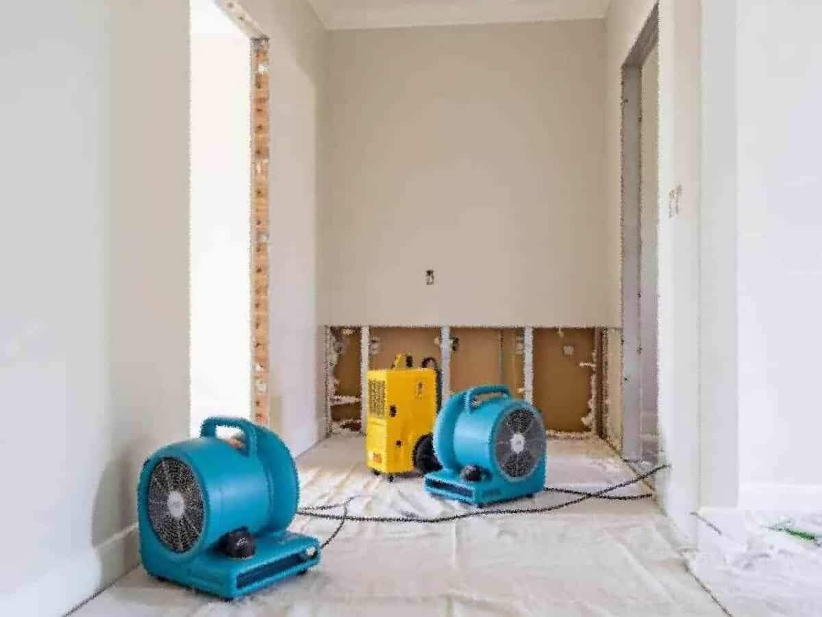 Mold containment after a water loss